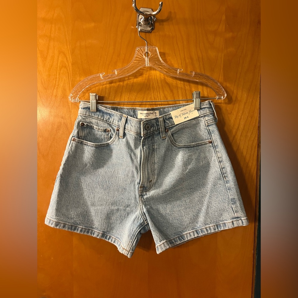 A&F Mom Short 4’
